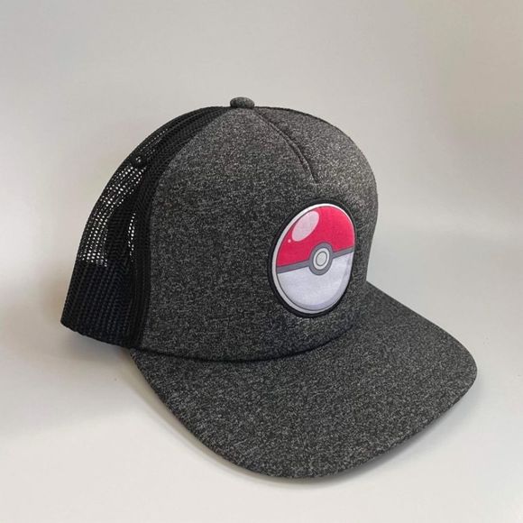 Pokemon Pokeball Emblem Trucker Snapback Kids Hat - Picture 1 of 12